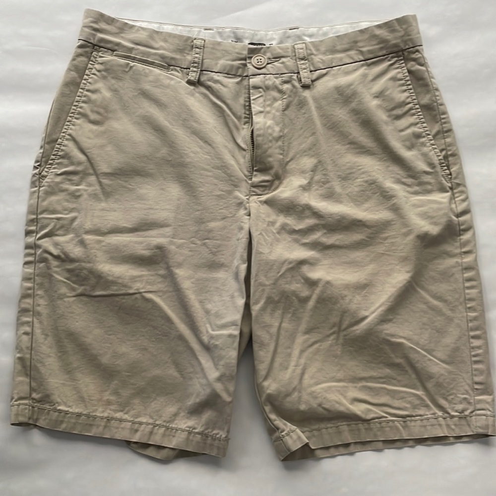 Old Navy Kaki Shorts - Slim Fit